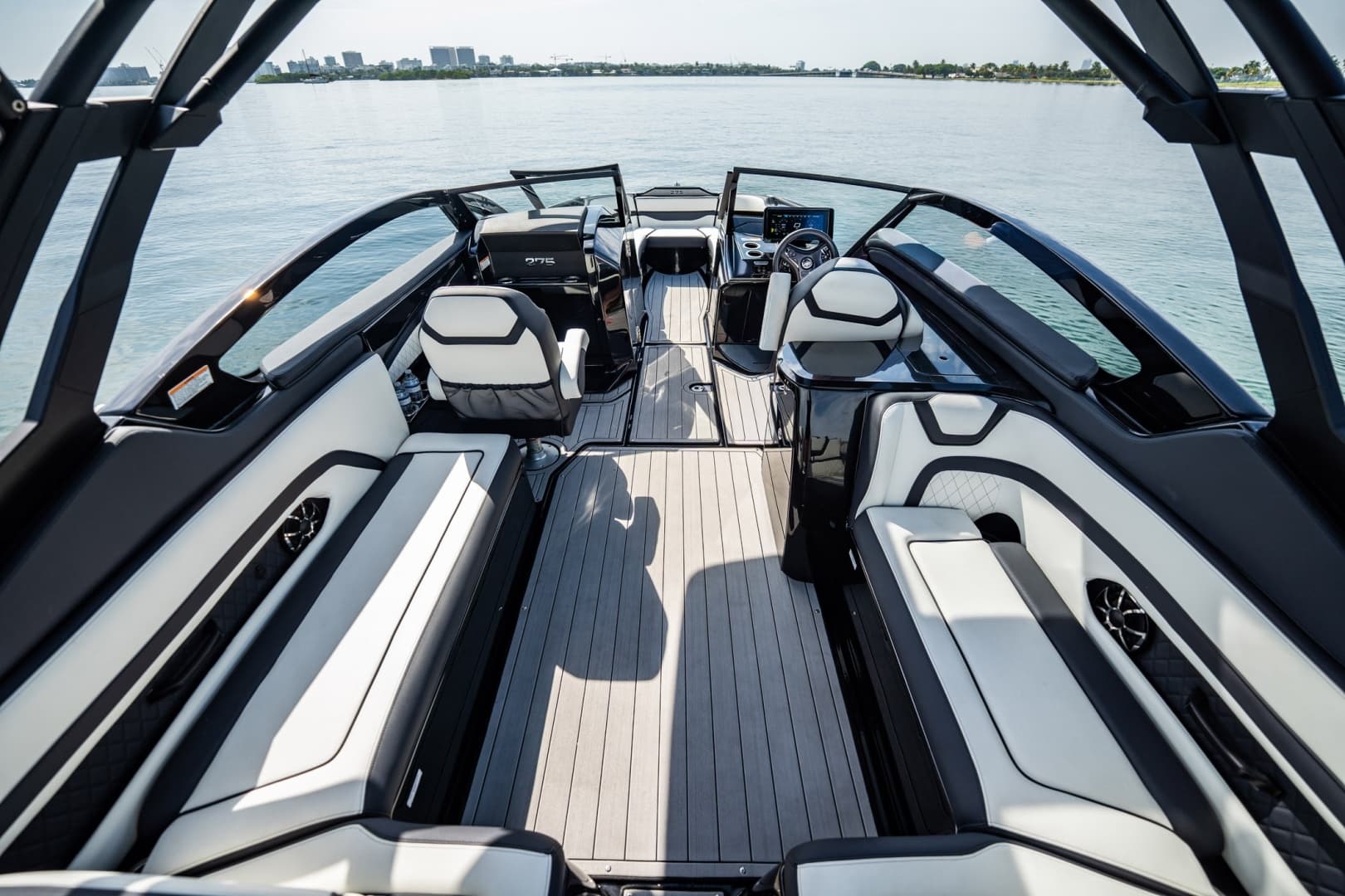 2025 Yamaha Boats 275SD