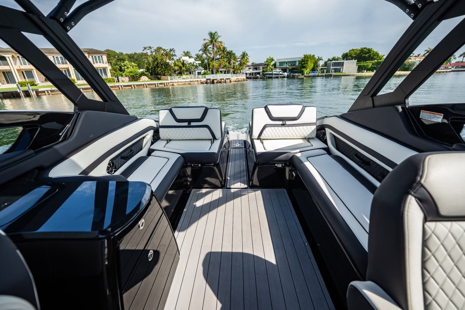 2025 Yamaha Boats 275SD