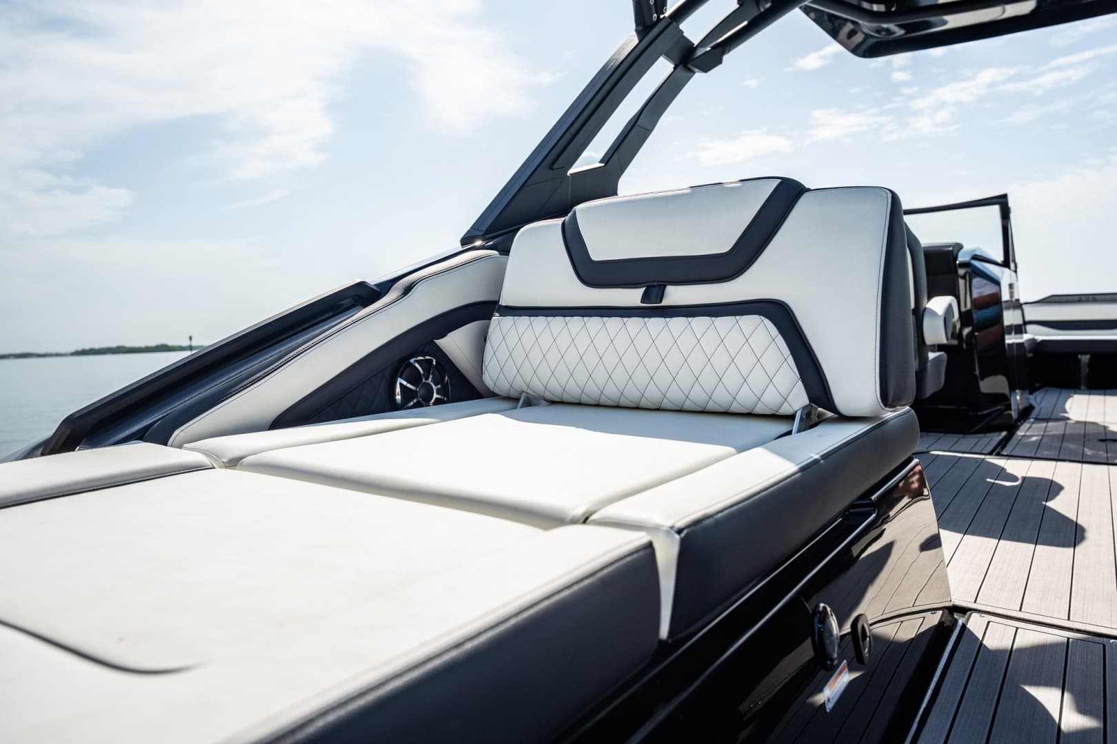 2025 Yamaha Boats 275SD