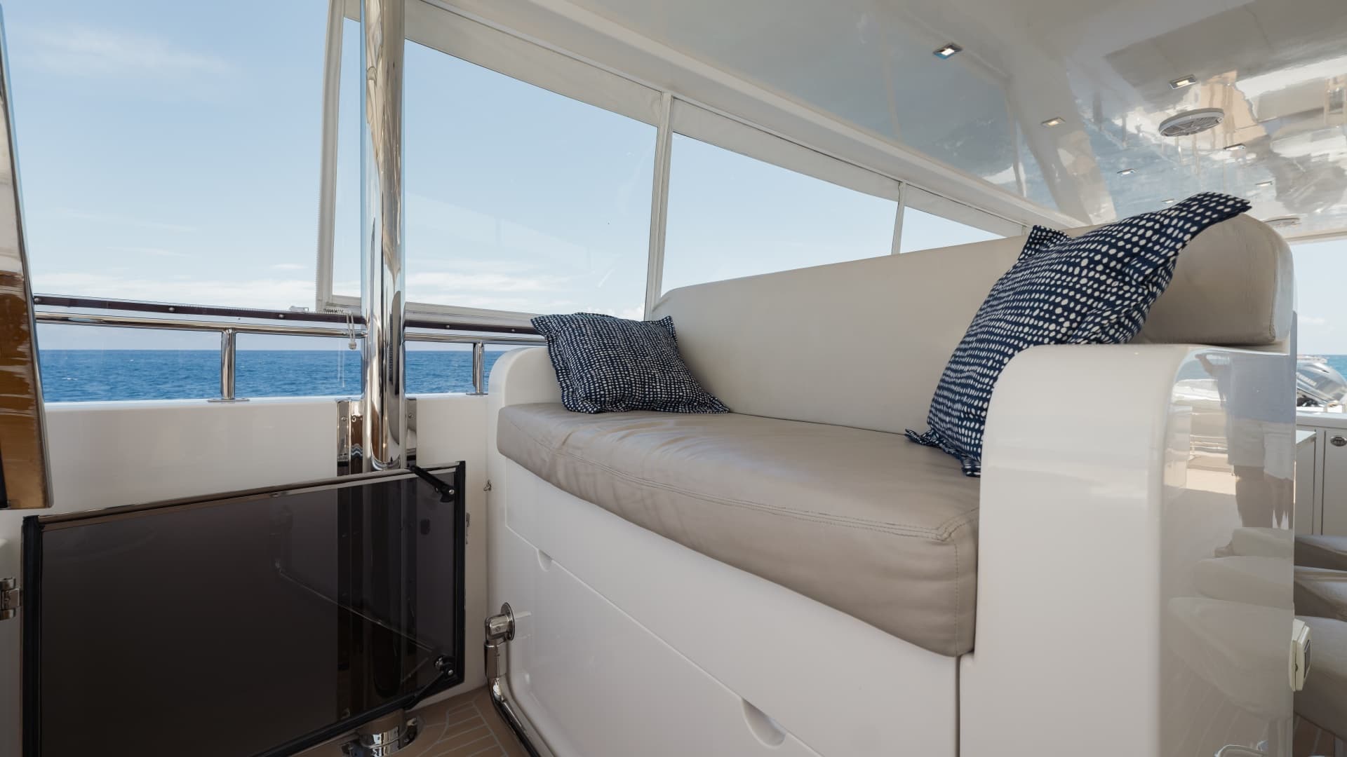 Helm Deck Seating Stb