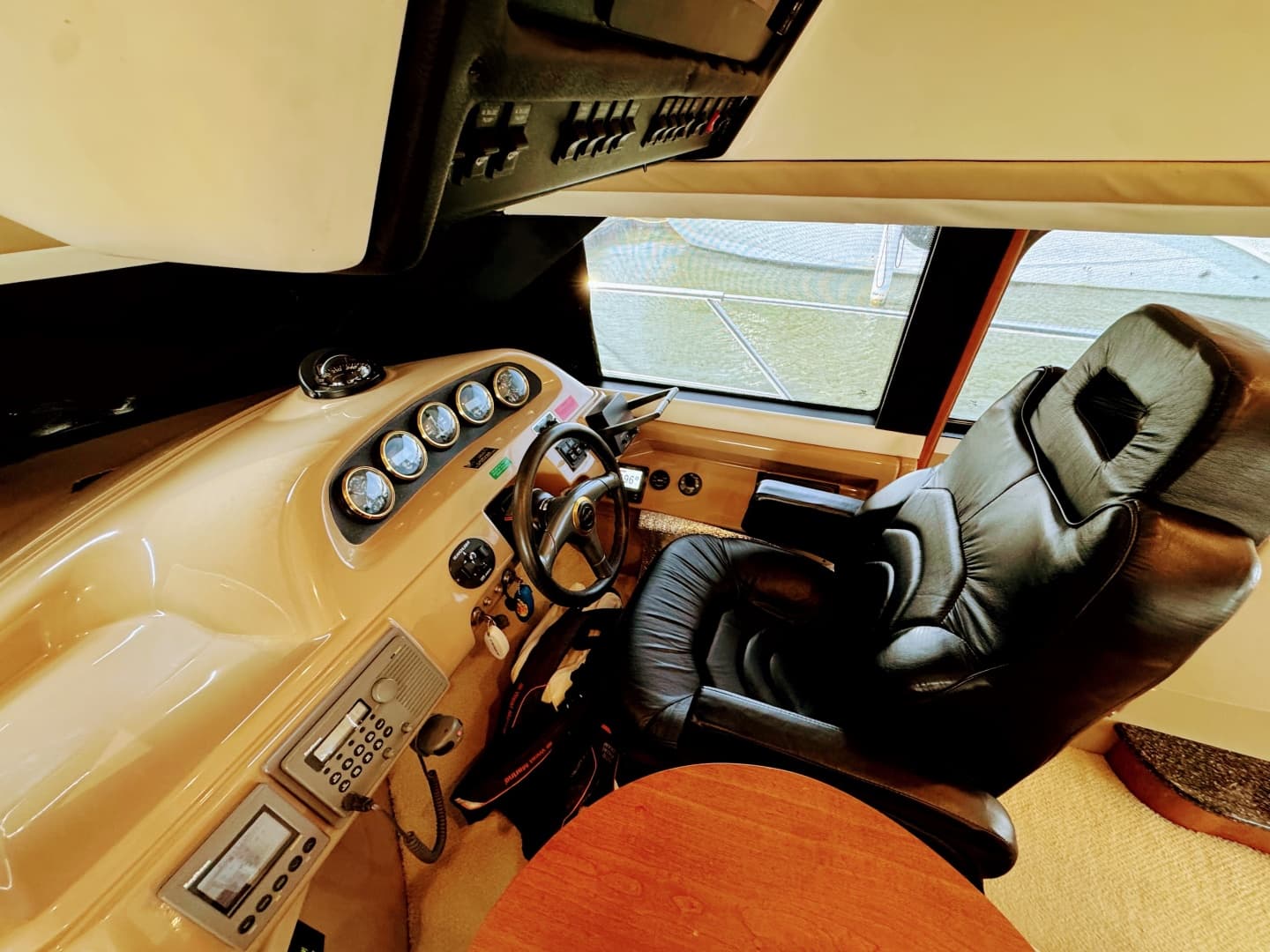 1999 Carver 450 Voyager Pilothouse