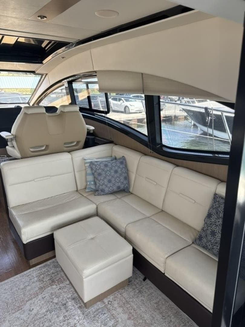 2016 Sea Ray 400 coupe