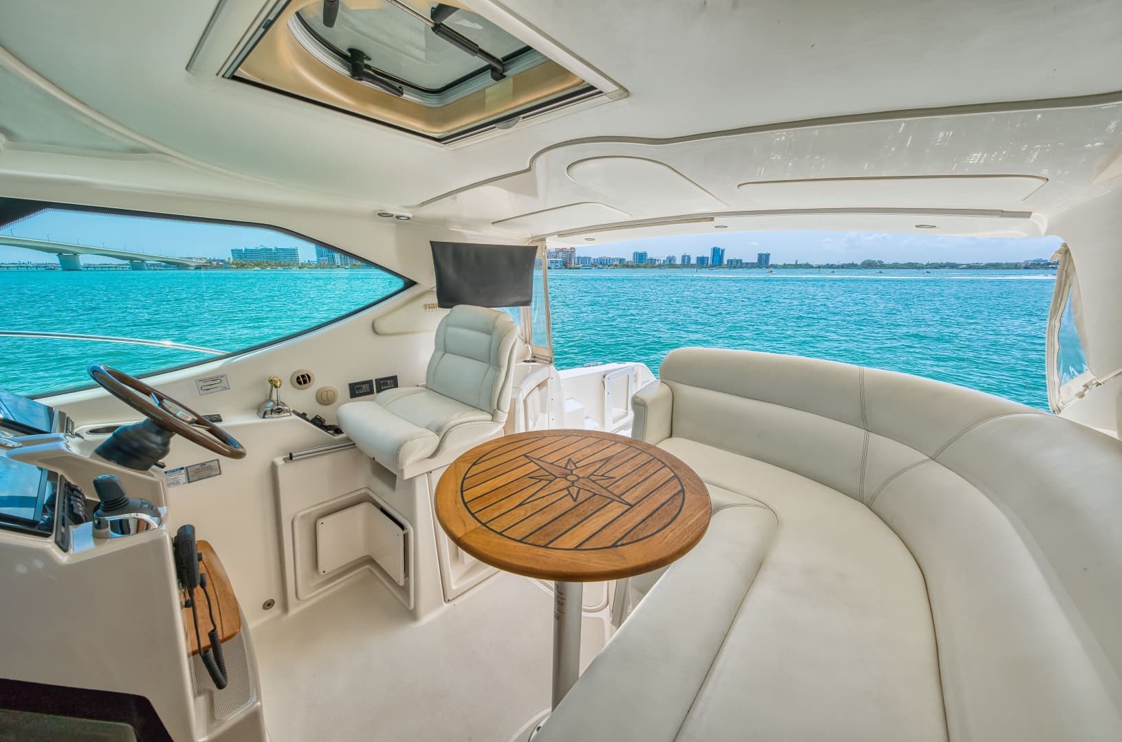 2011 Tiara Yachts 3500 Sivran LE