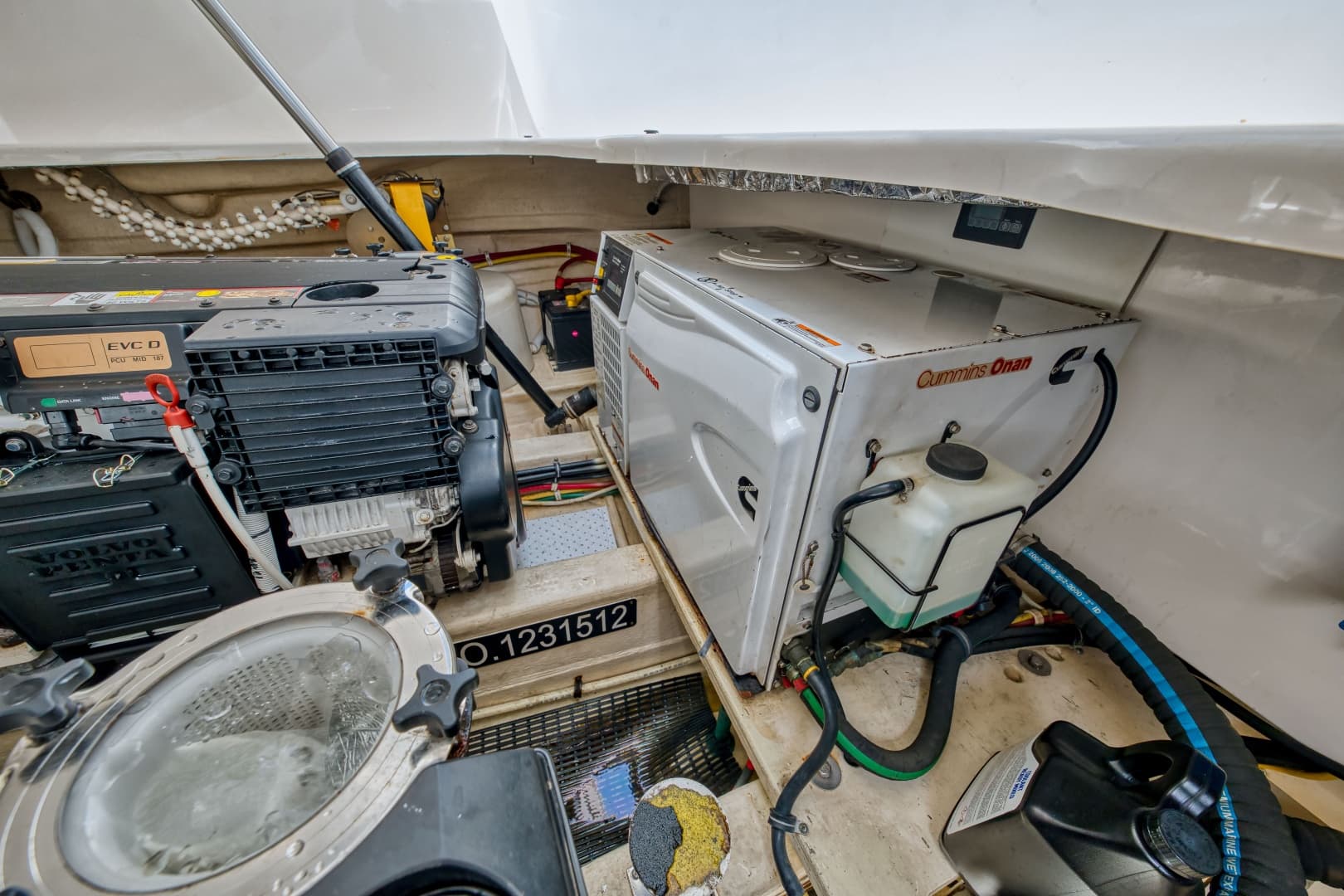 2011 Tiara Yachts 3500 Sivran LE