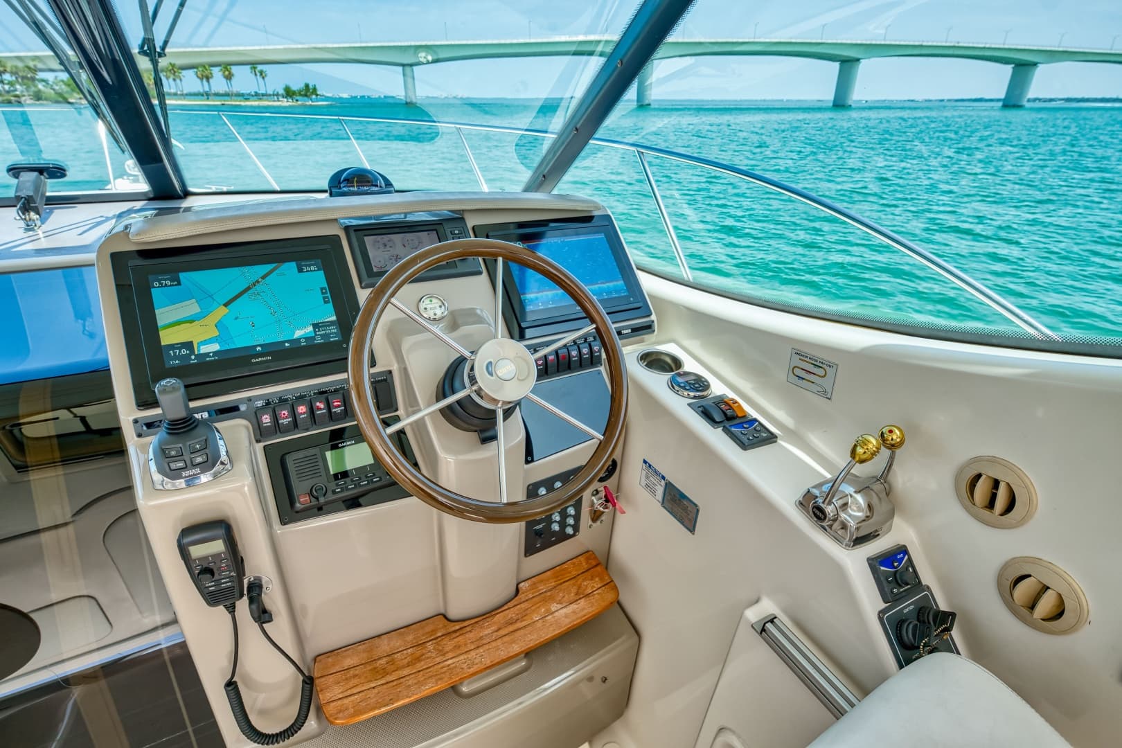 2011 Tiara Yachts 3500 Sivran LE