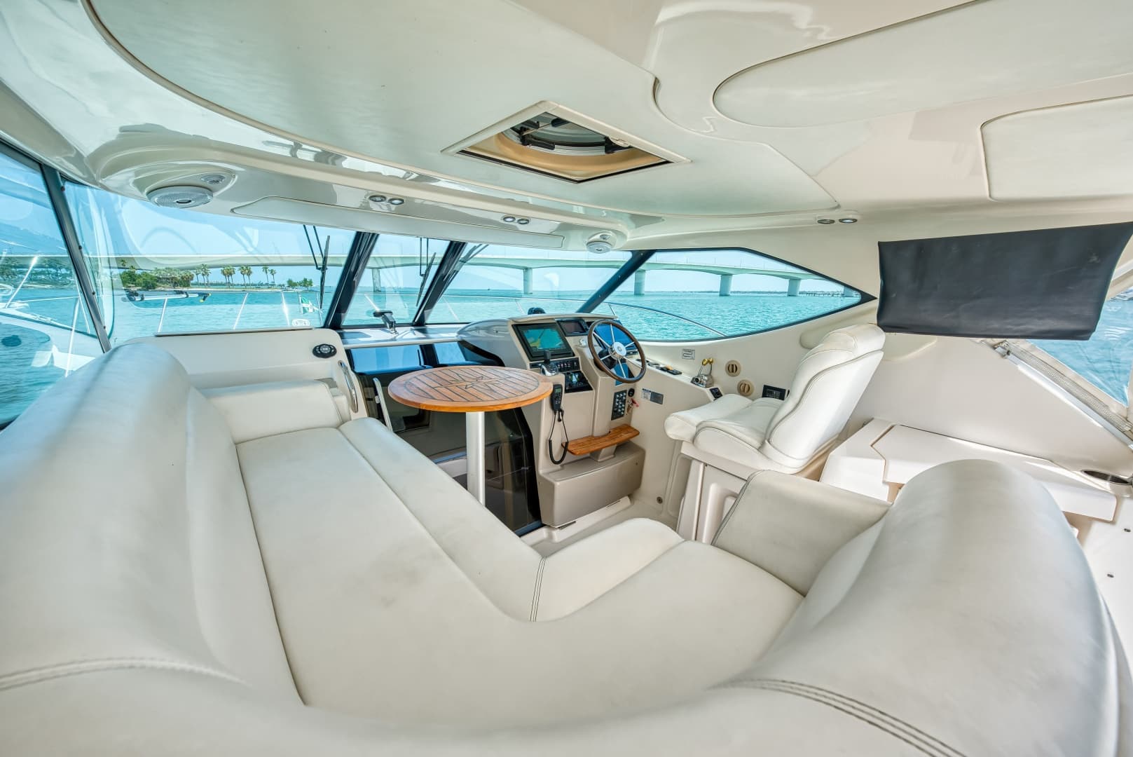 2011 Tiara Yachts 3500 Sivran LE