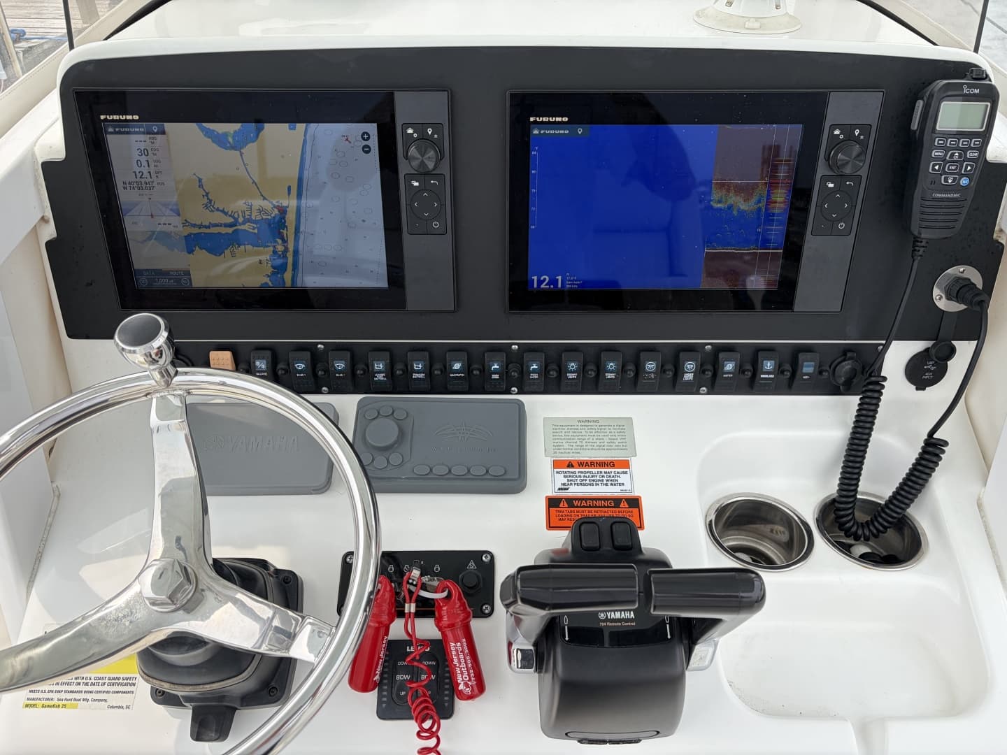 2016 Sea Hunt Gamefish 25