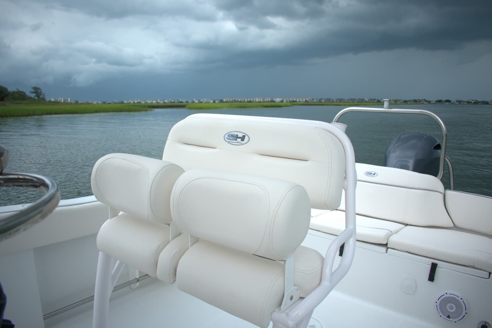 2023 Sea Hunt Ultra 234