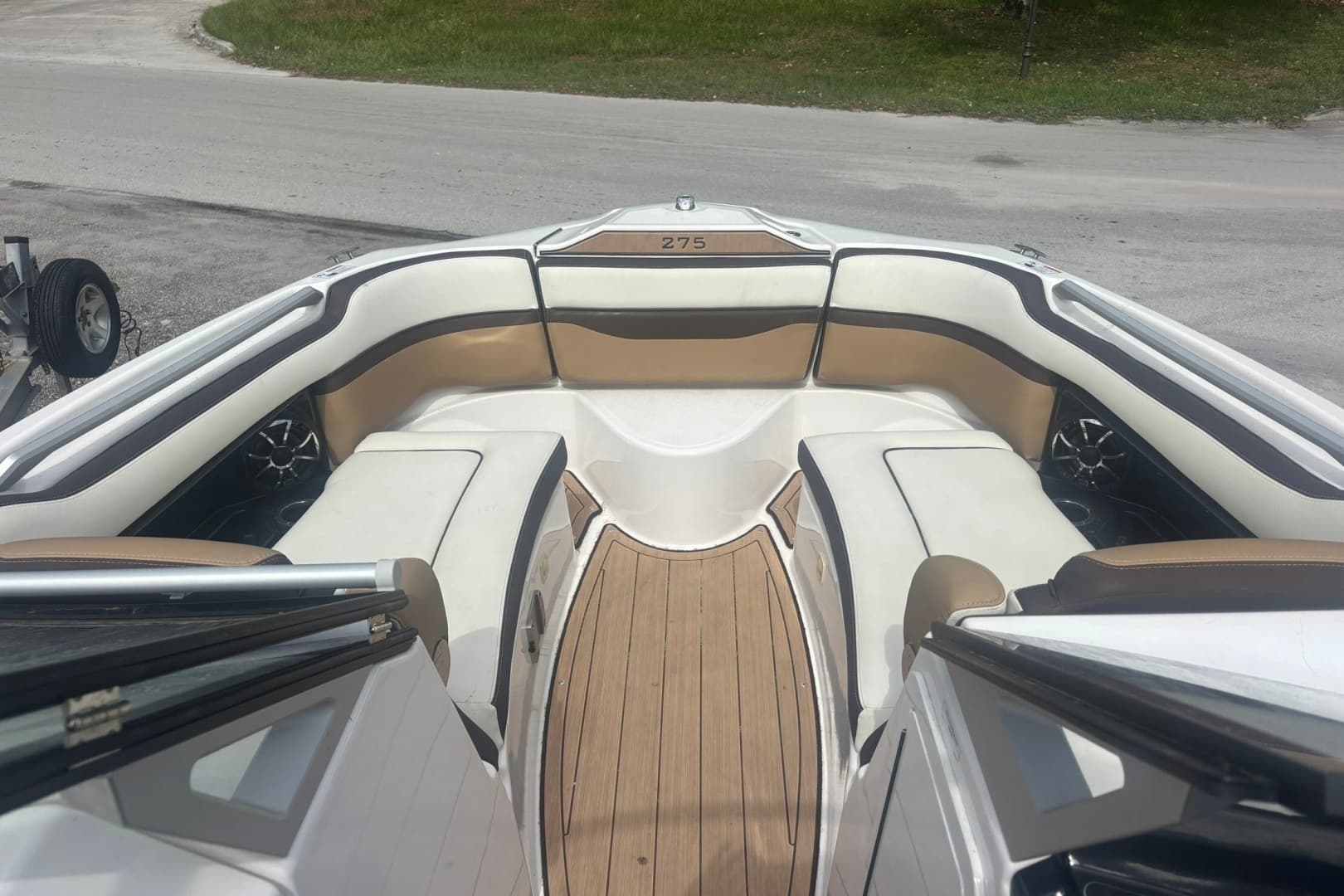 2021 Yamaha Boats 275SE