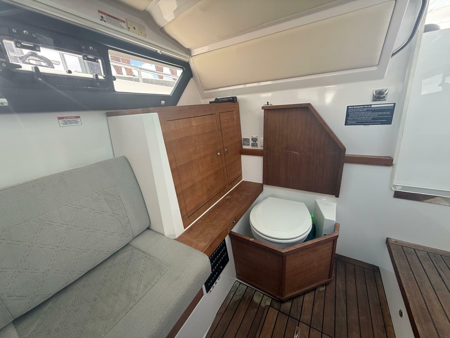 2017 Axopar 37 Sun-Top