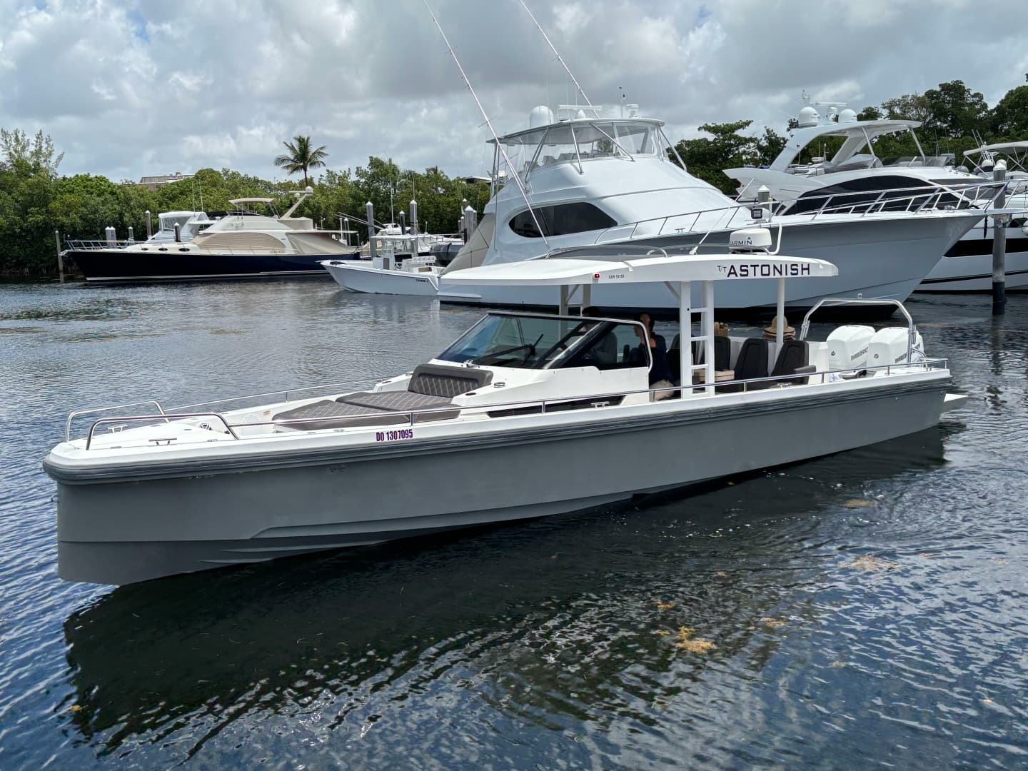 2017 Axopar 37 Sun-Top