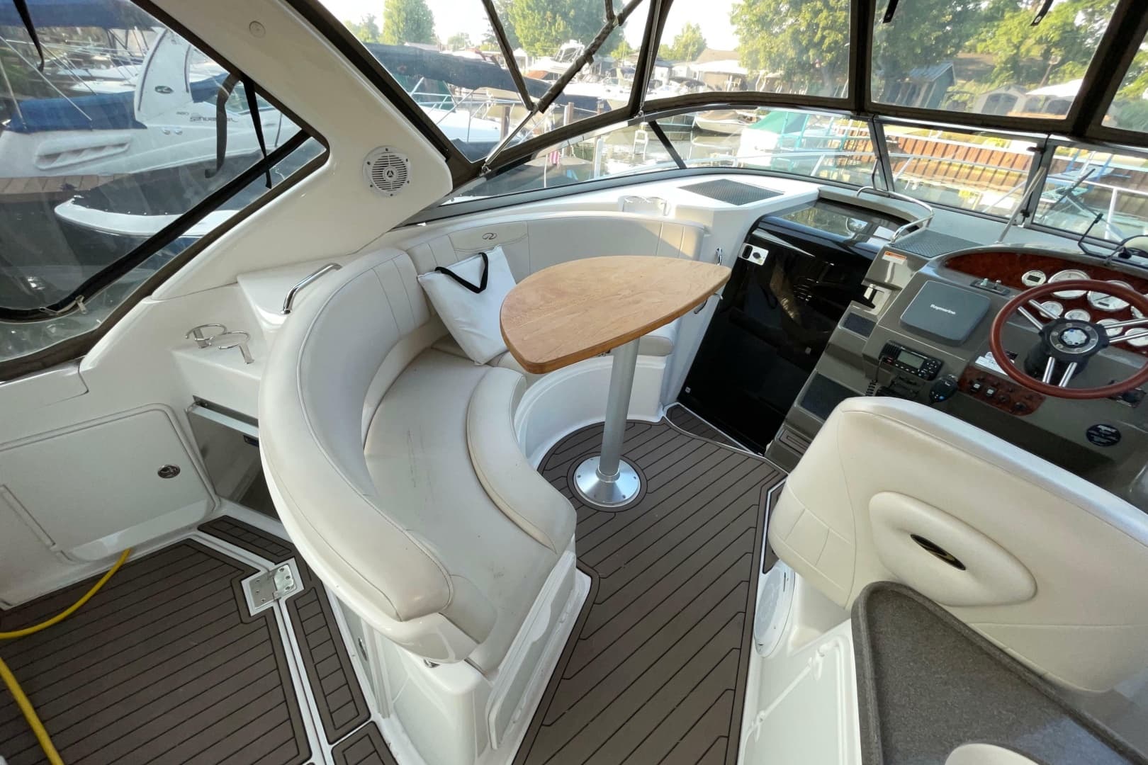 2008 Regal 3060 Window Express