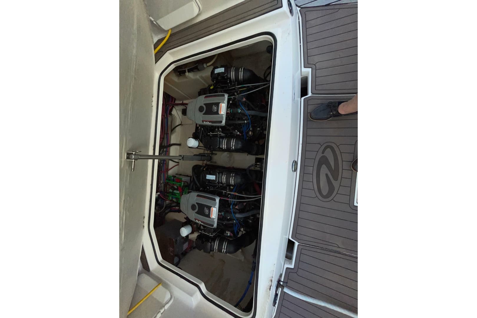 2008 Regal 3060 Window Express