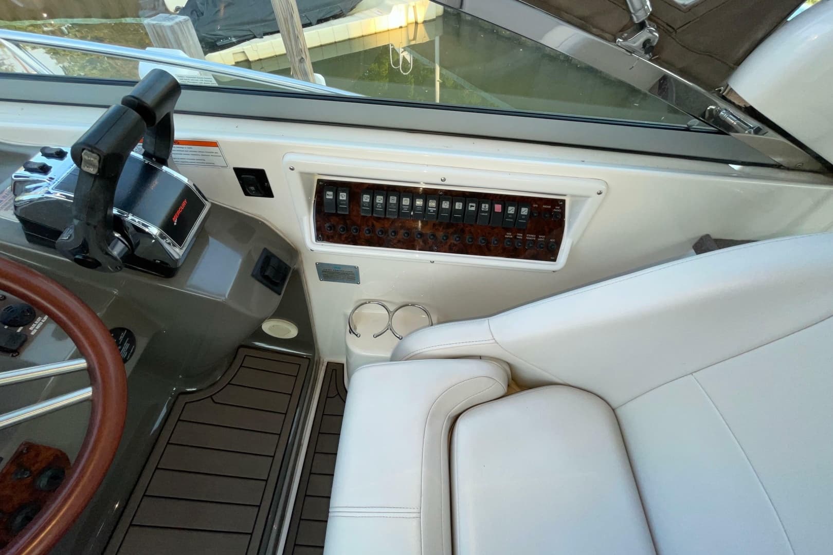 2008 Regal 3060 Window Express