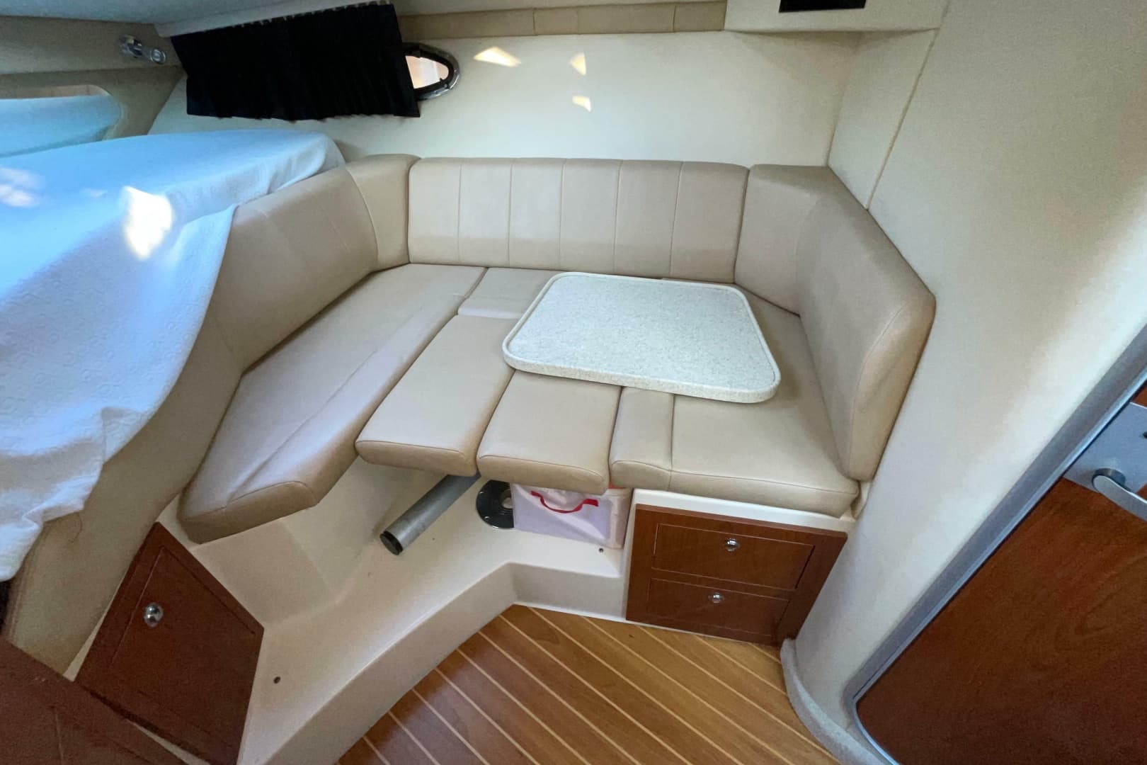2008 Regal 3060 Window Express