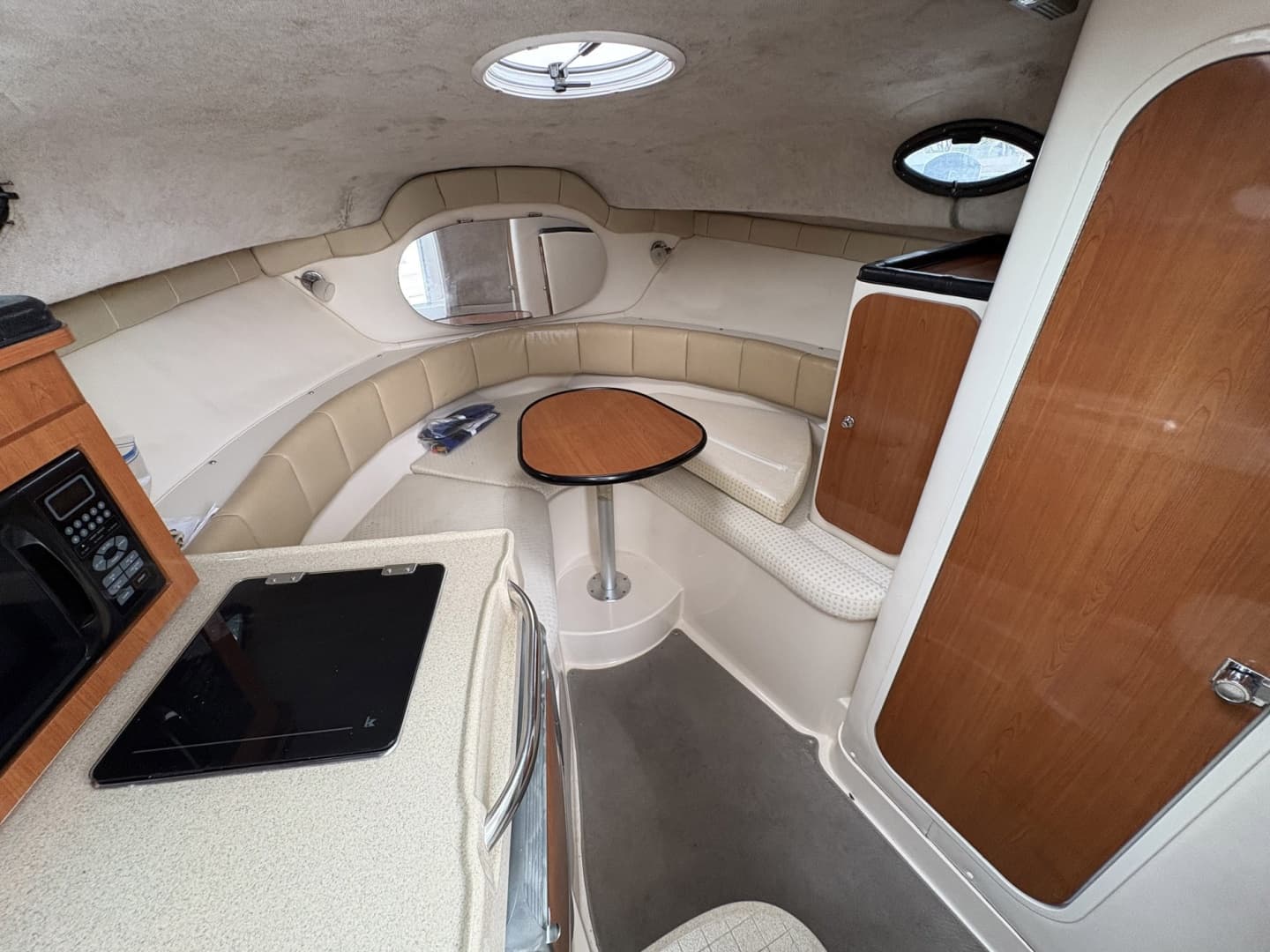 2003 Wellcraft 270 Coastal