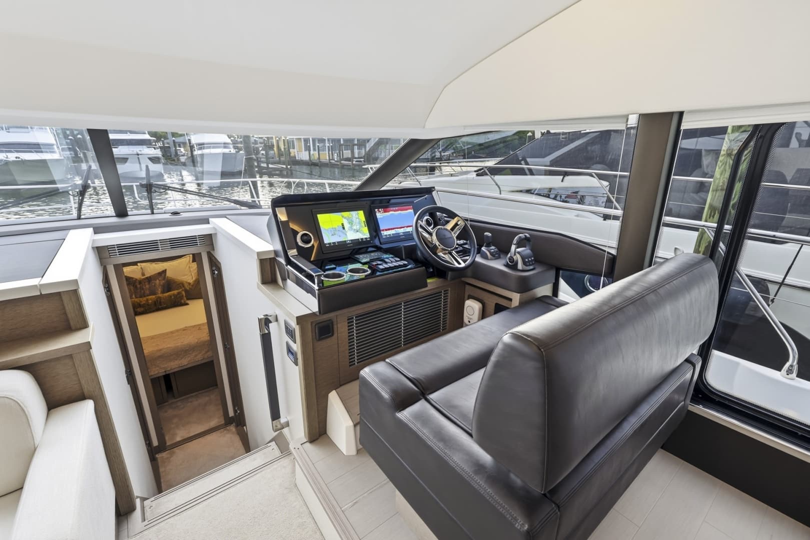 2023 Prestige 520 Fly