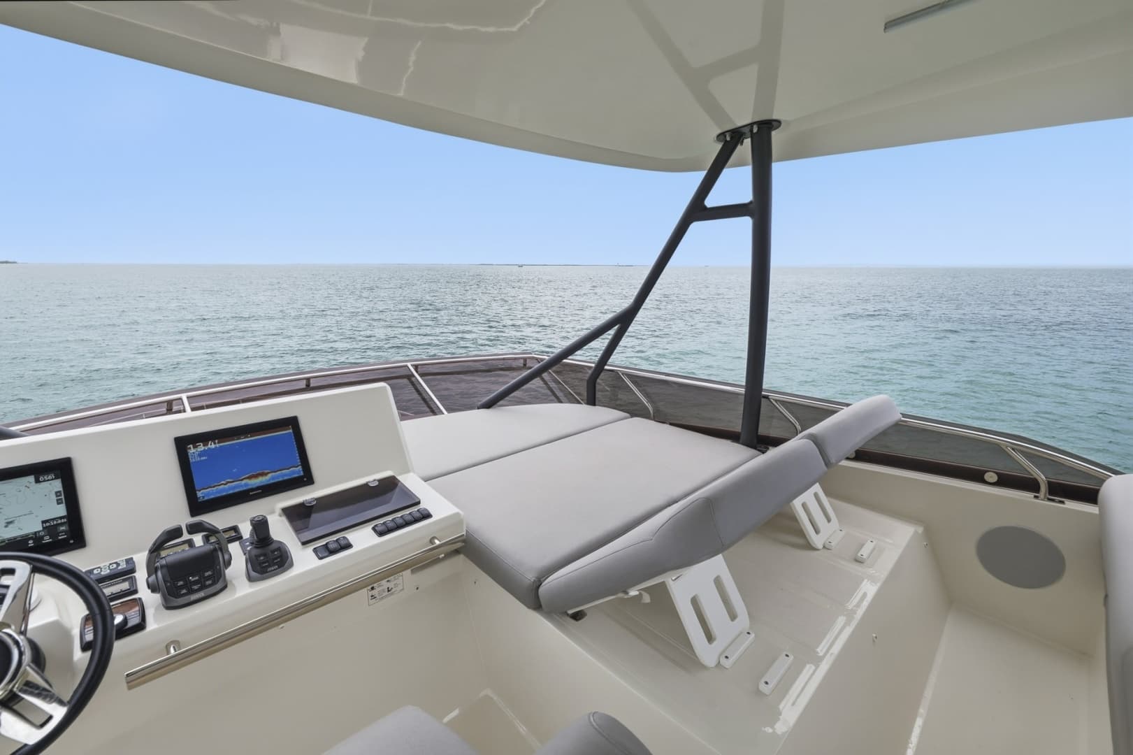 2023 Prestige 520 Fly