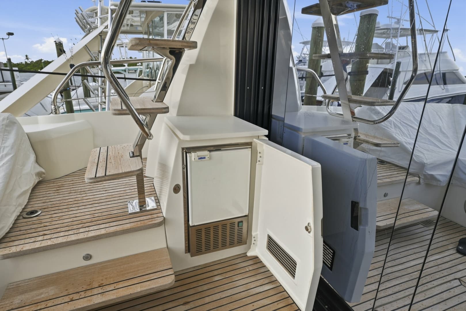 2023 Prestige 520 Fly