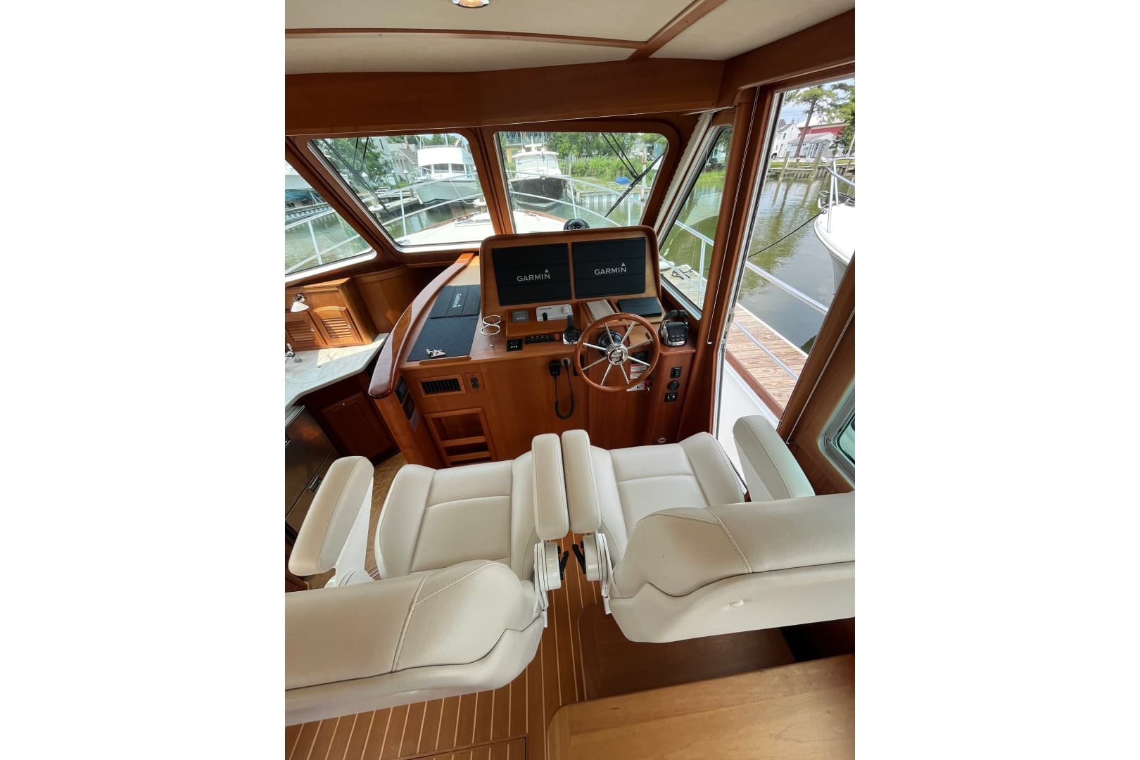 2018 Sabre 42 Fly Bridge Sedan