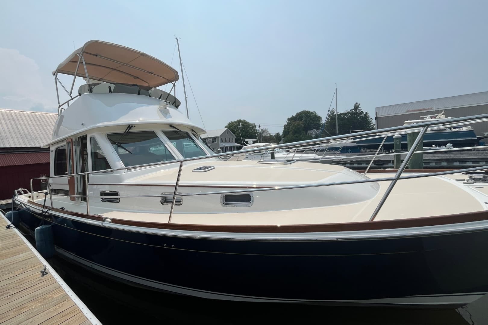 2018 Sabre 42 Fly Bridge Sedan