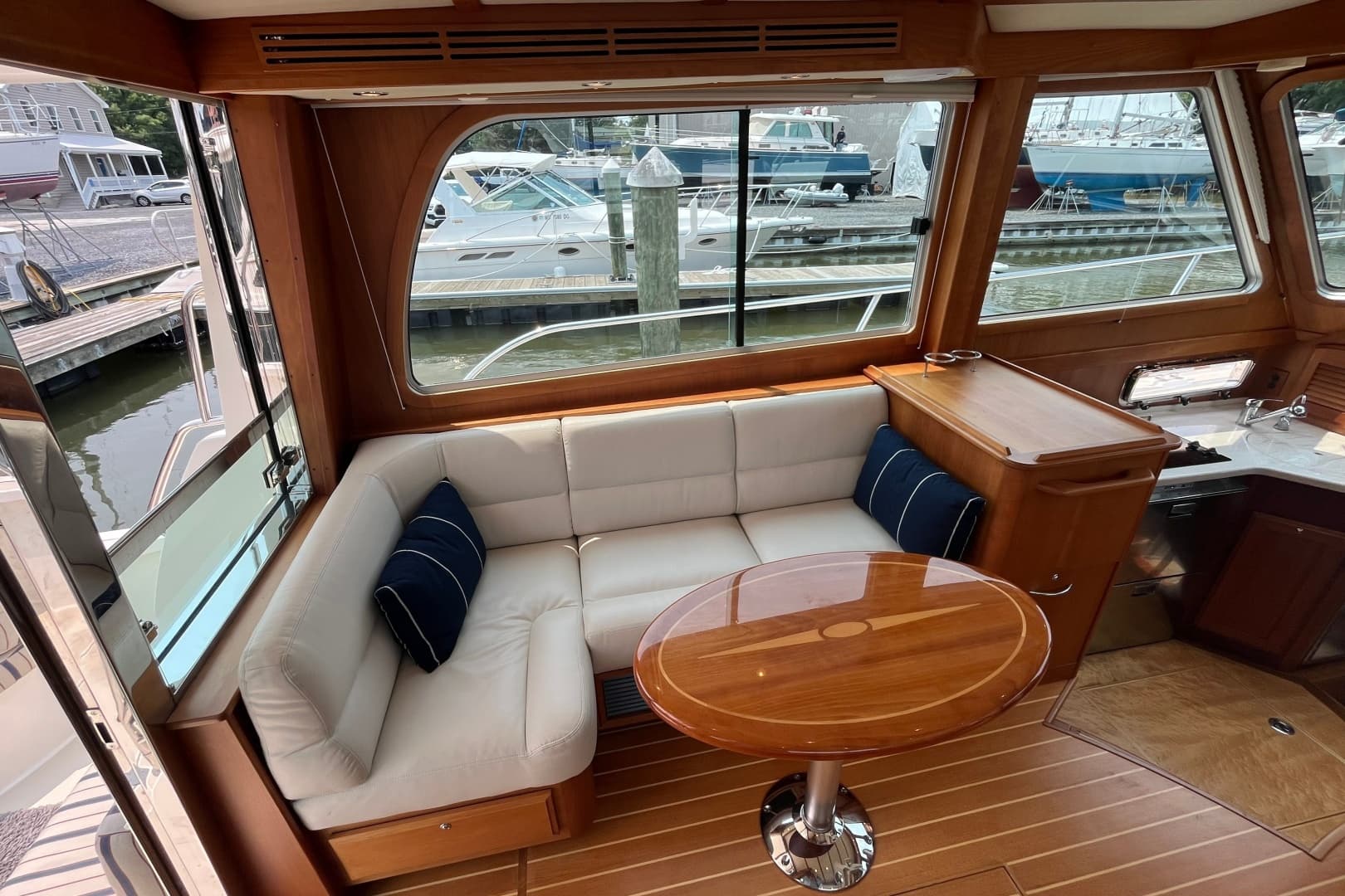 2018 Sabre 42 Fly Bridge Sedan