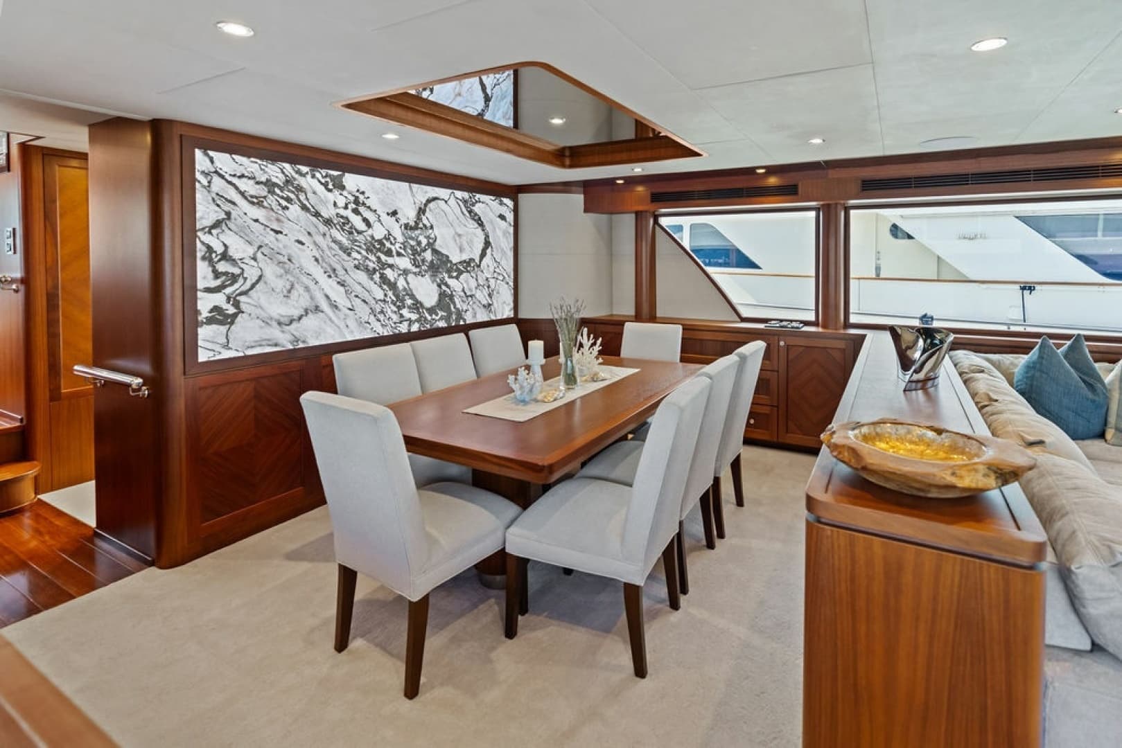 2012 Ocean Alexander 90 Skylounge
