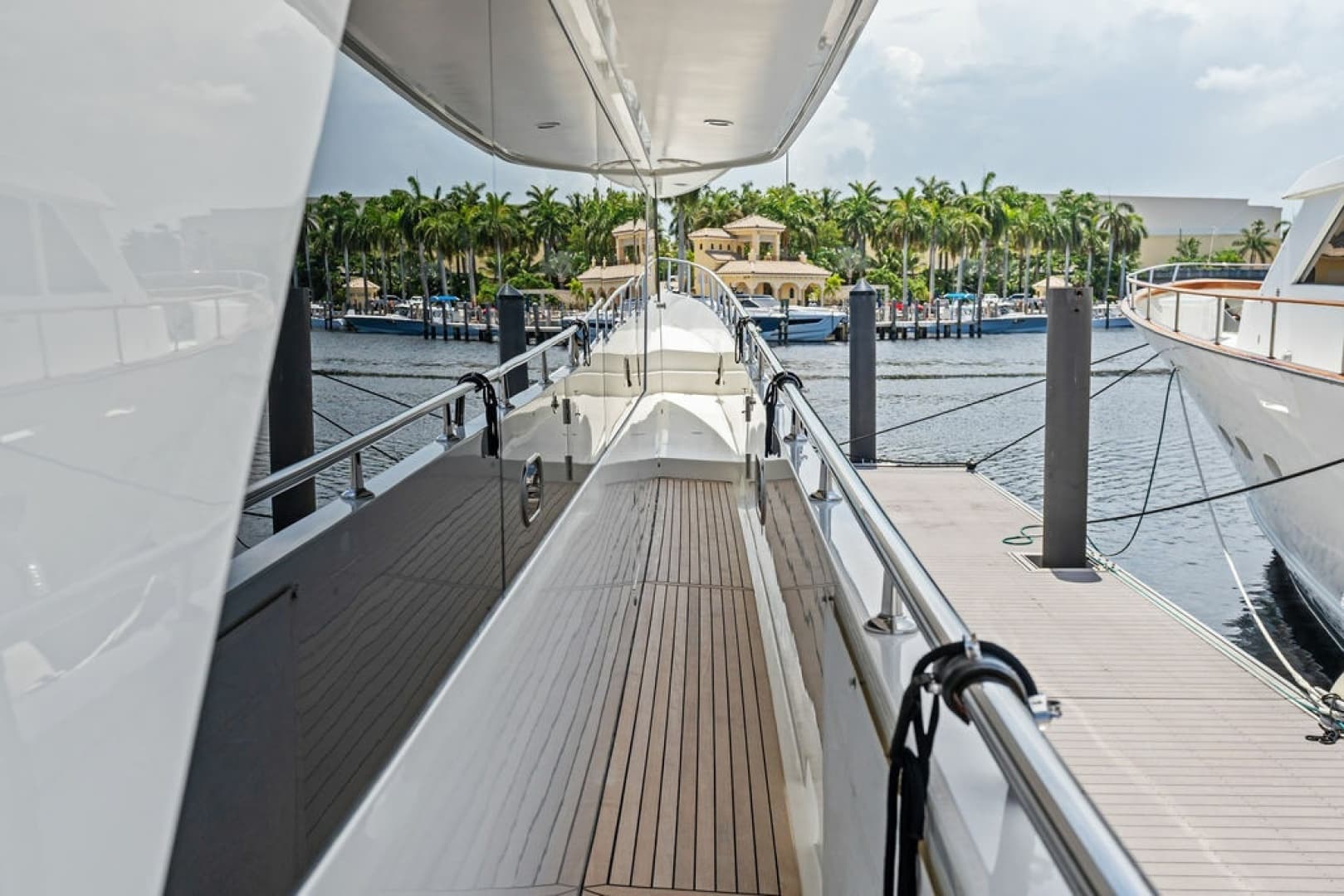 2012 Ocean Alexander 90 Skylounge