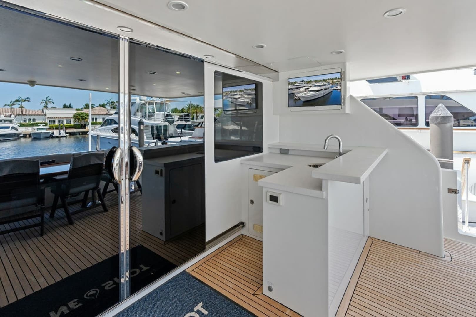 2012 Ocean Alexander 90 Skylounge