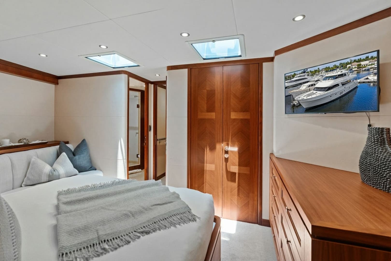 2012 Ocean Alexander 90 Skylounge