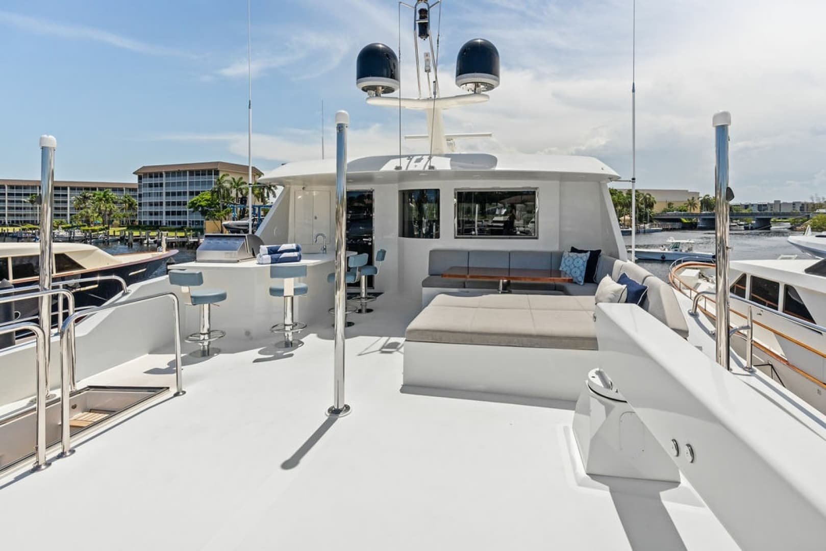 2012 Ocean Alexander 90 Skylounge