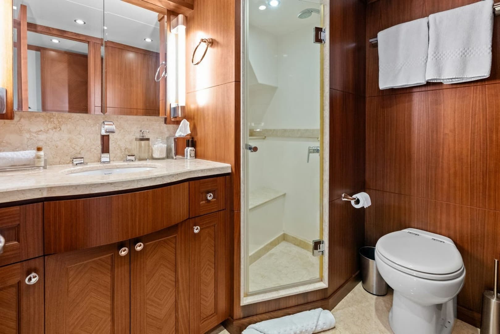 2012 Ocean Alexander 90 Skylounge