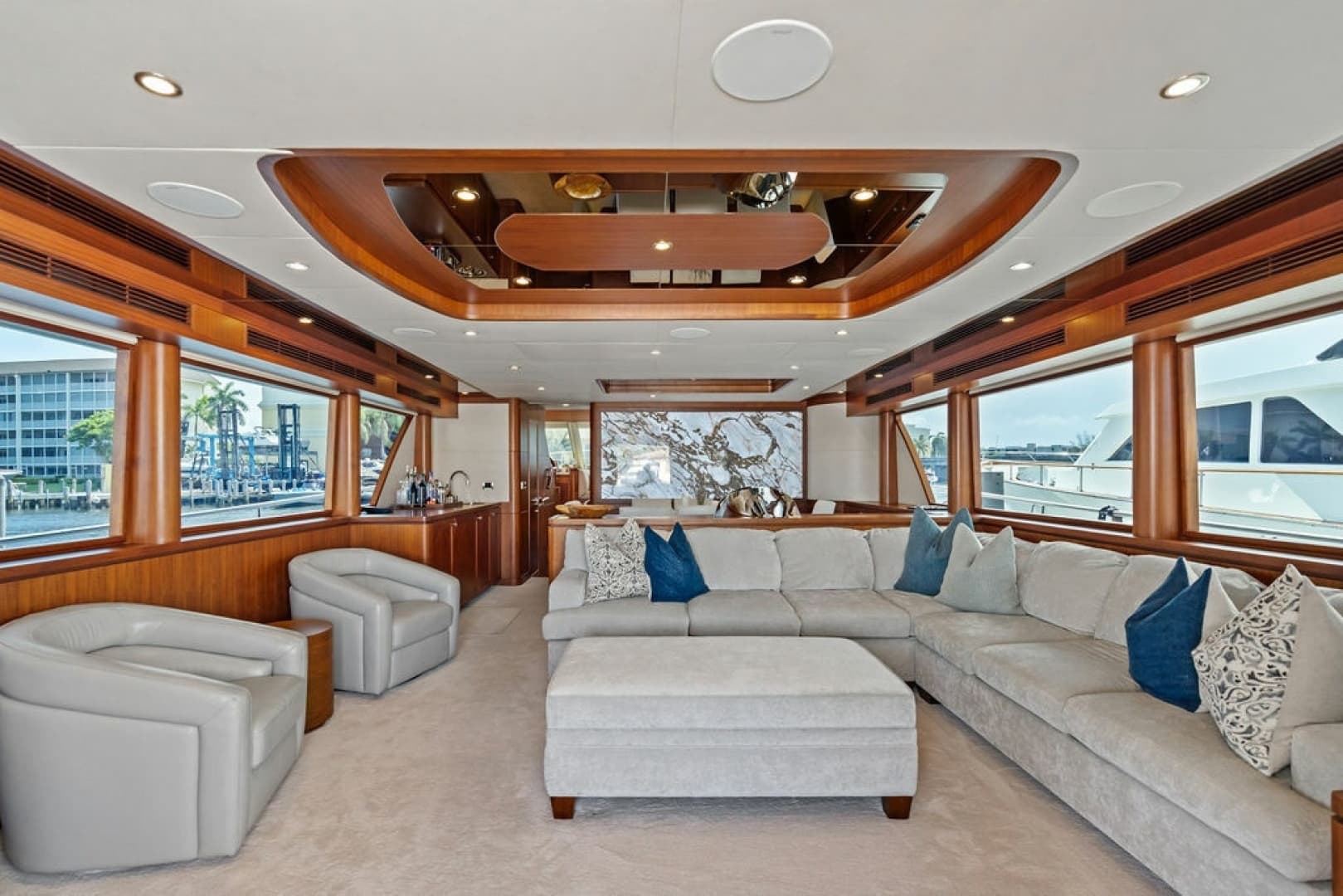 2012 Ocean Alexander 90 Skylounge