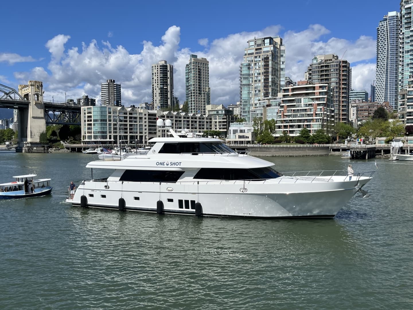 2012 Ocean Alexander 90 Skylounge