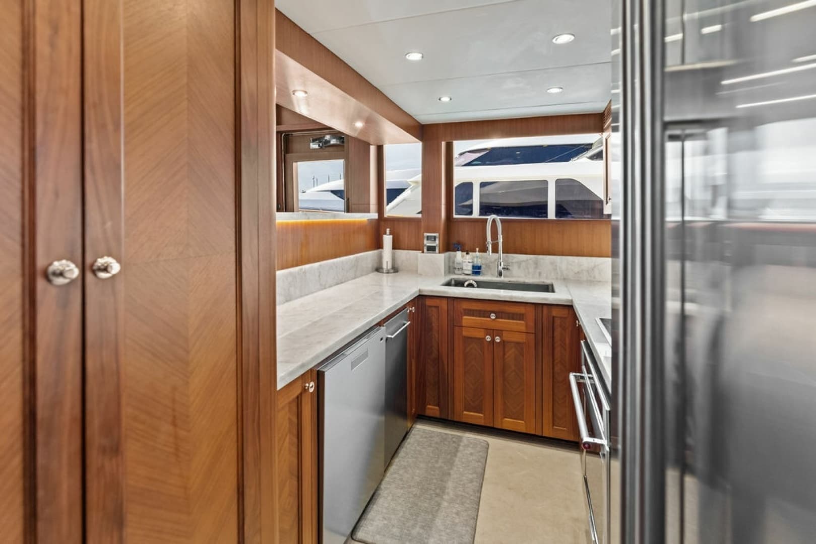 2012 Ocean Alexander 90 Skylounge