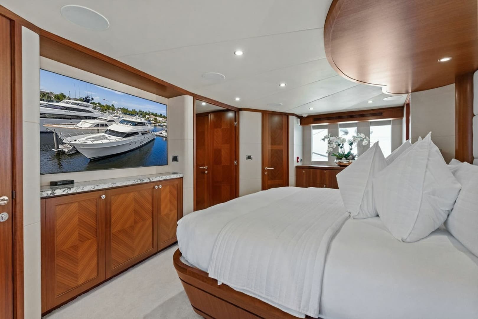 2012 Ocean Alexander 90 Skylounge
