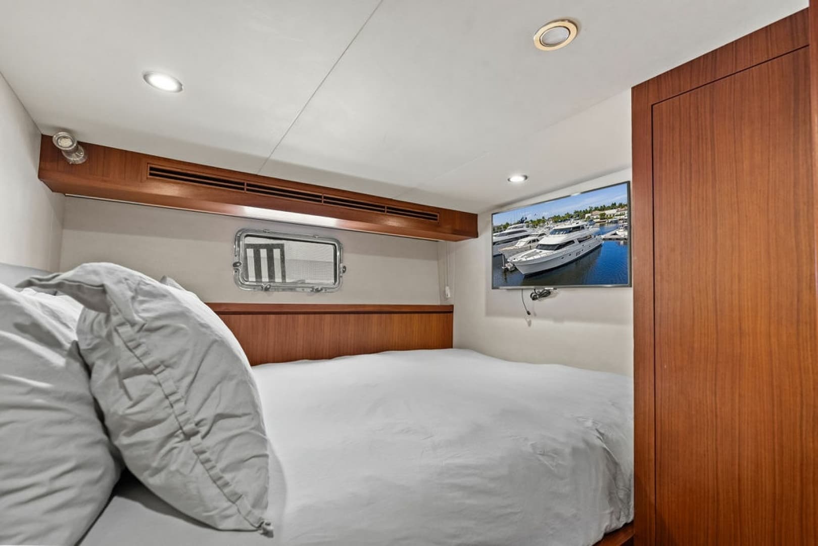 2012 Ocean Alexander 90 Skylounge