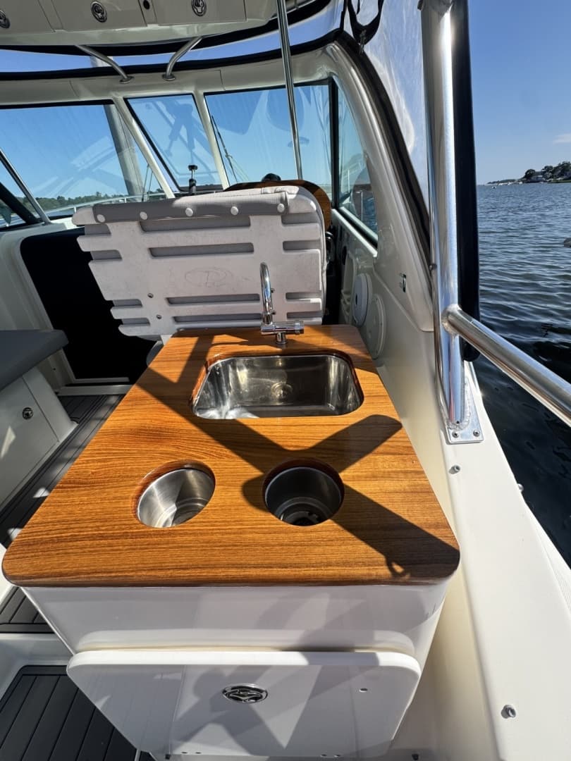 2006 Pursuit 3370 Offshore