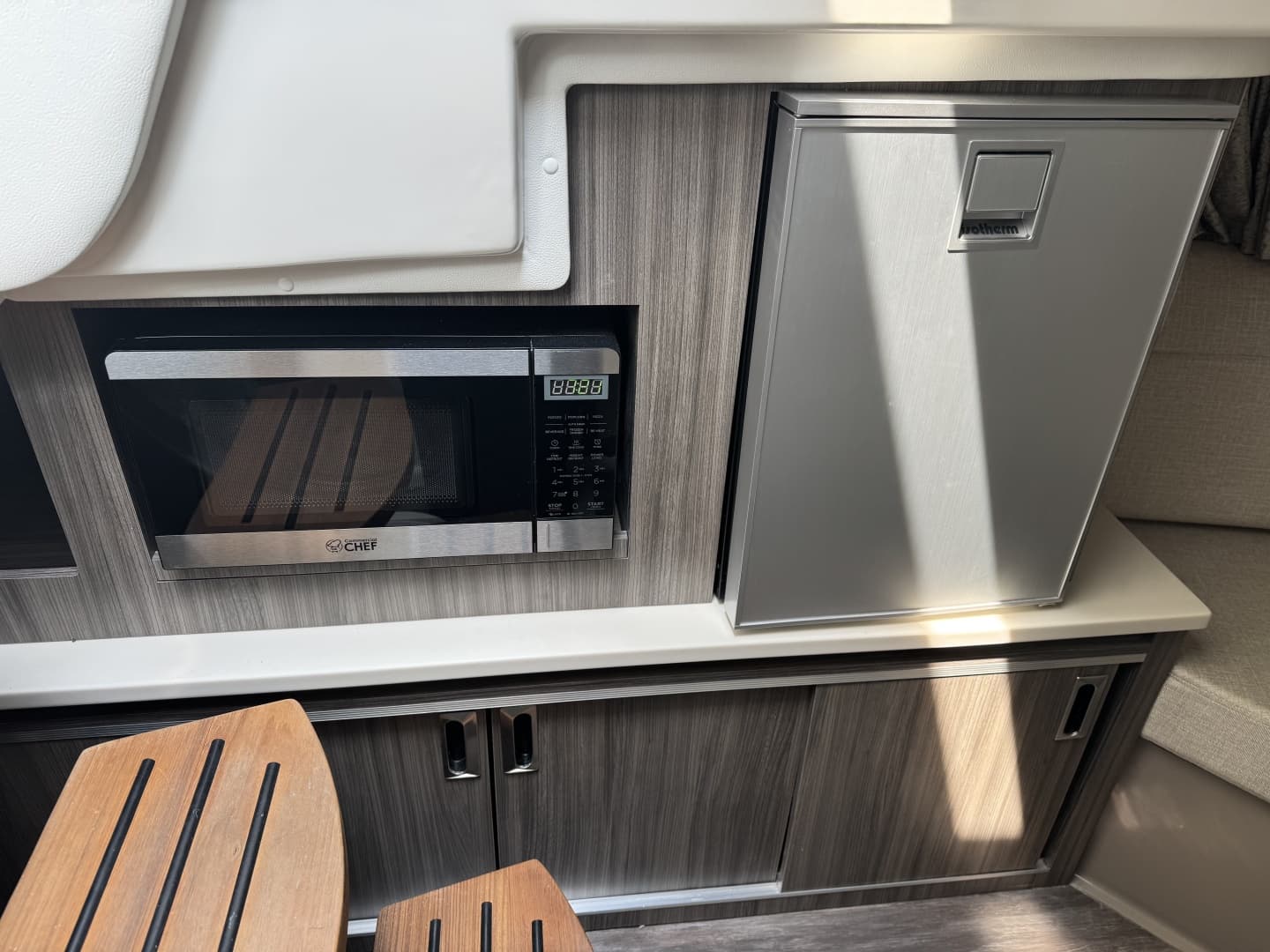2025 Sea Ray 320 Sundancer OB