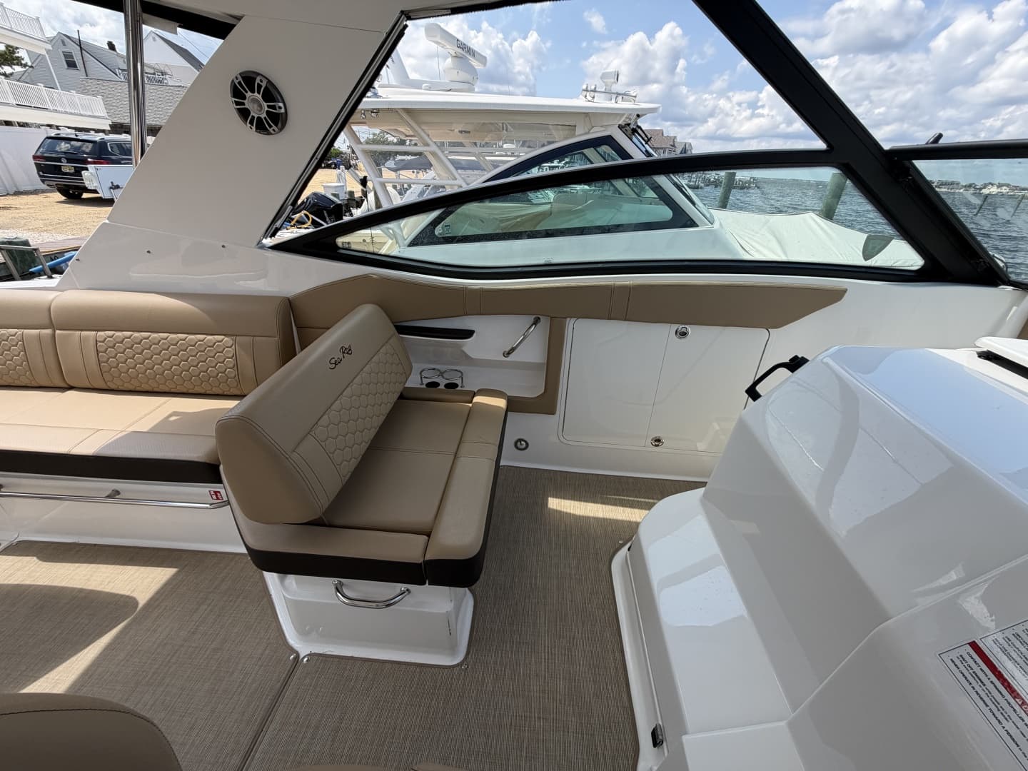 2025 Sea Ray 320 Sundancer OB