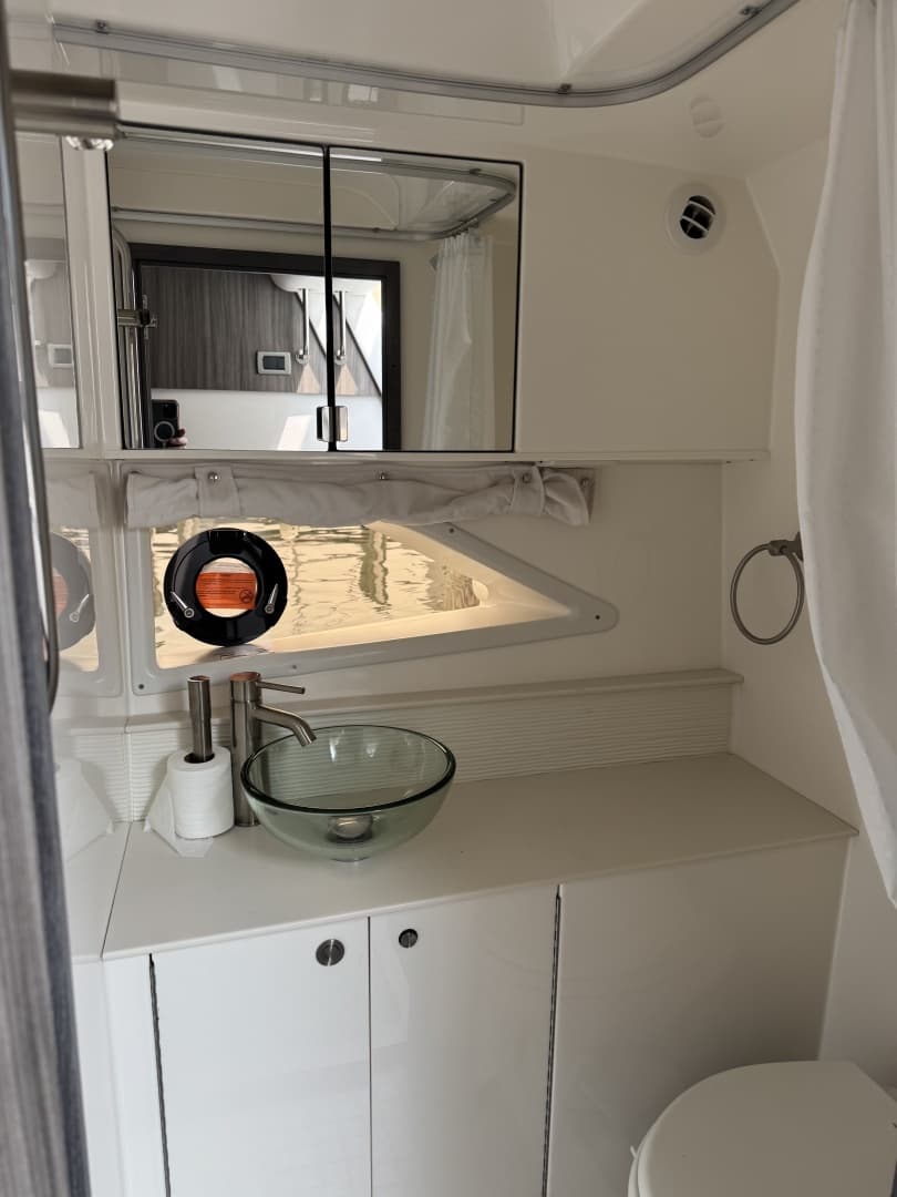 2025 Sea Ray 320 Sundancer OB