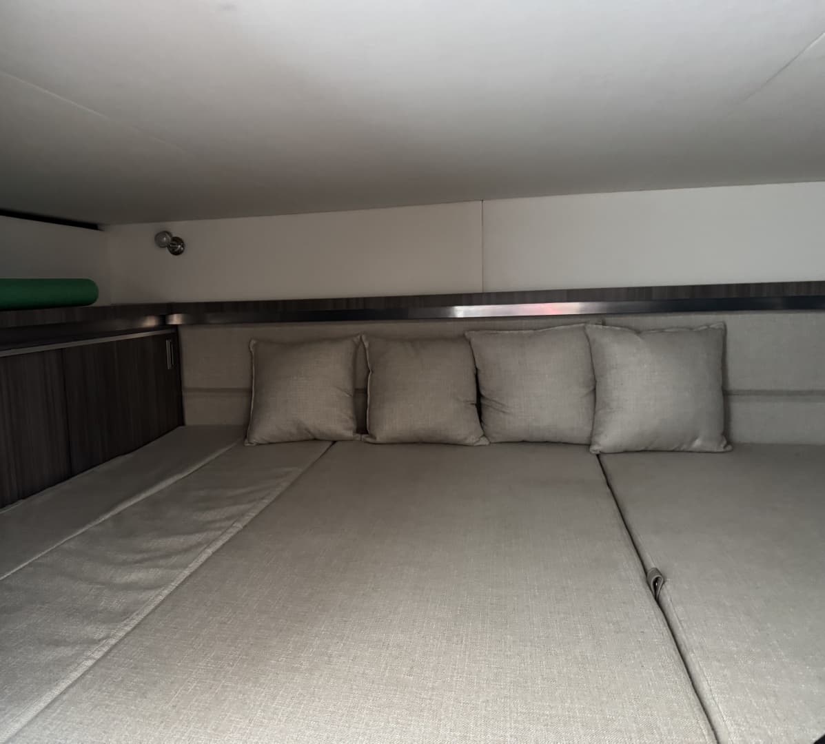 2025 Sea Ray 320 Sundancer OB