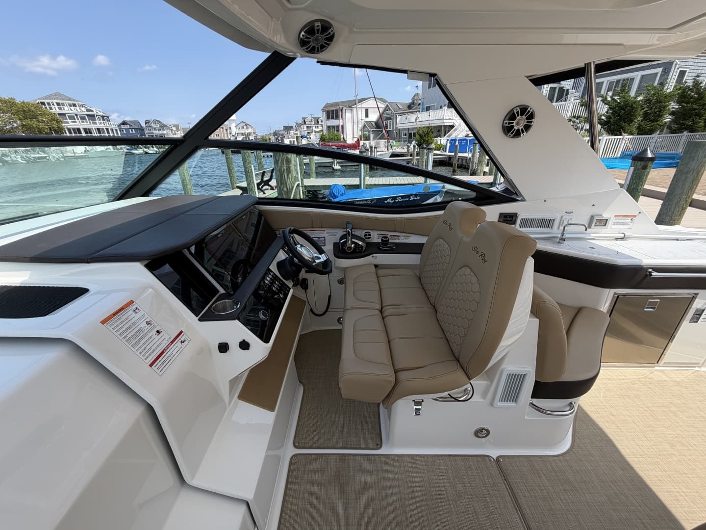 2025 Sea Ray 320 Sundancer OB