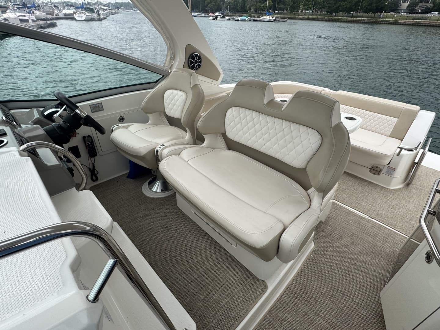 2018 Chaparral 330 Signature