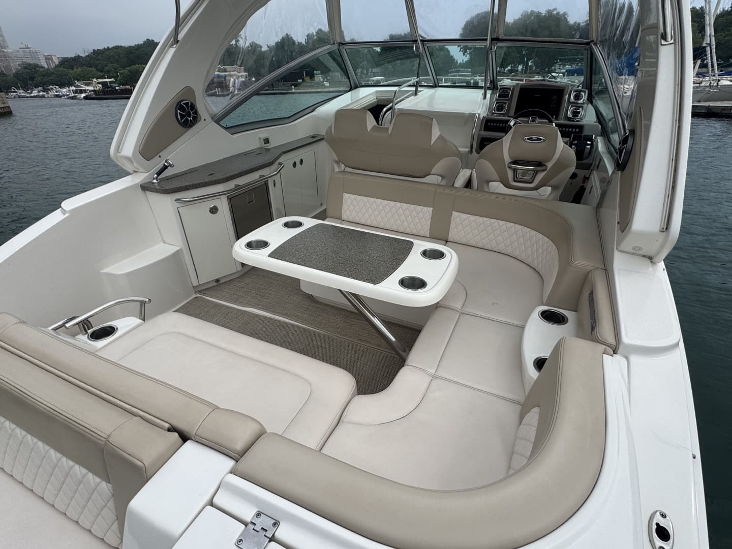 2018 Chaparral 330 Signature