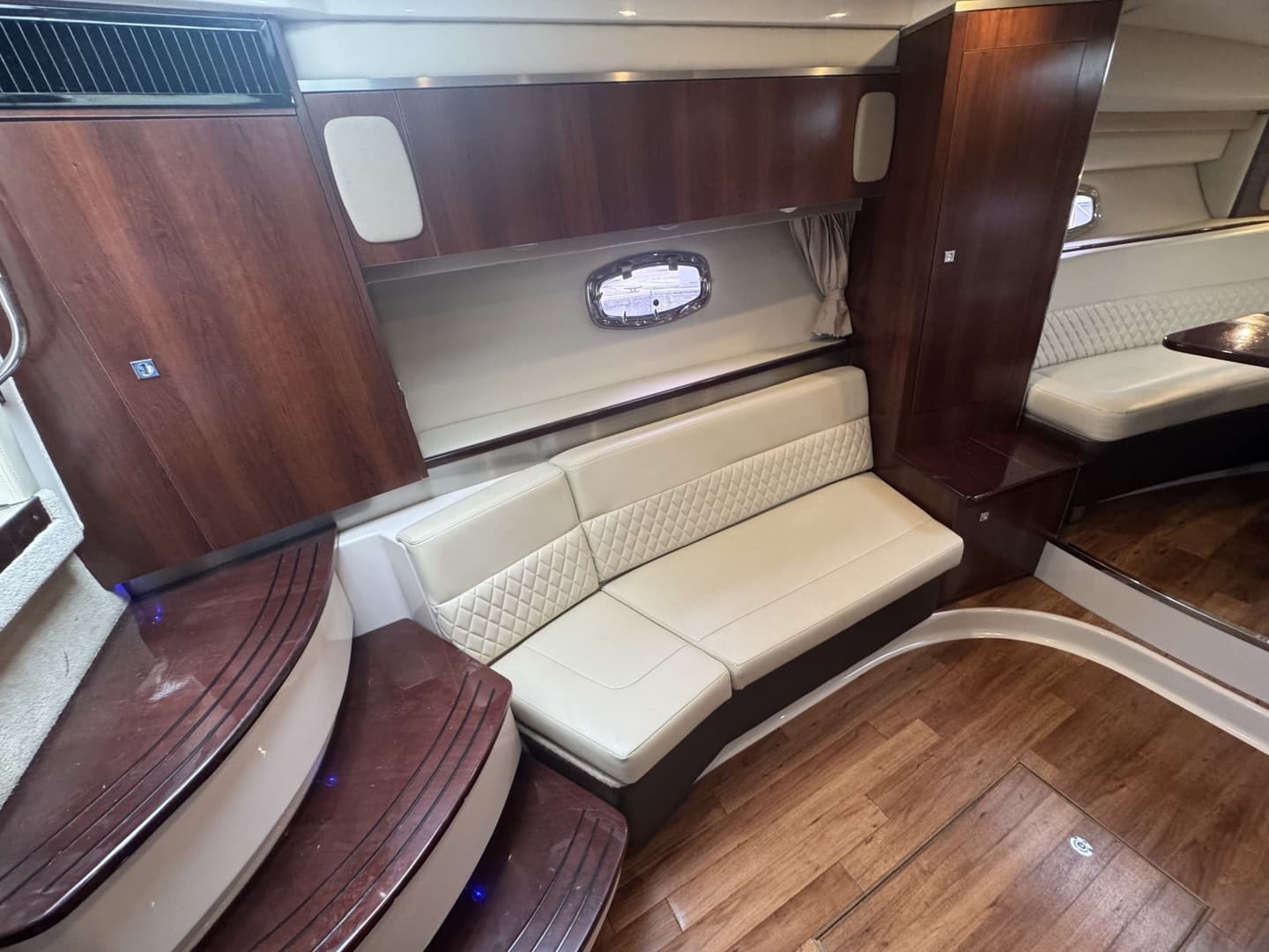 2018 Chaparral 330 Signature