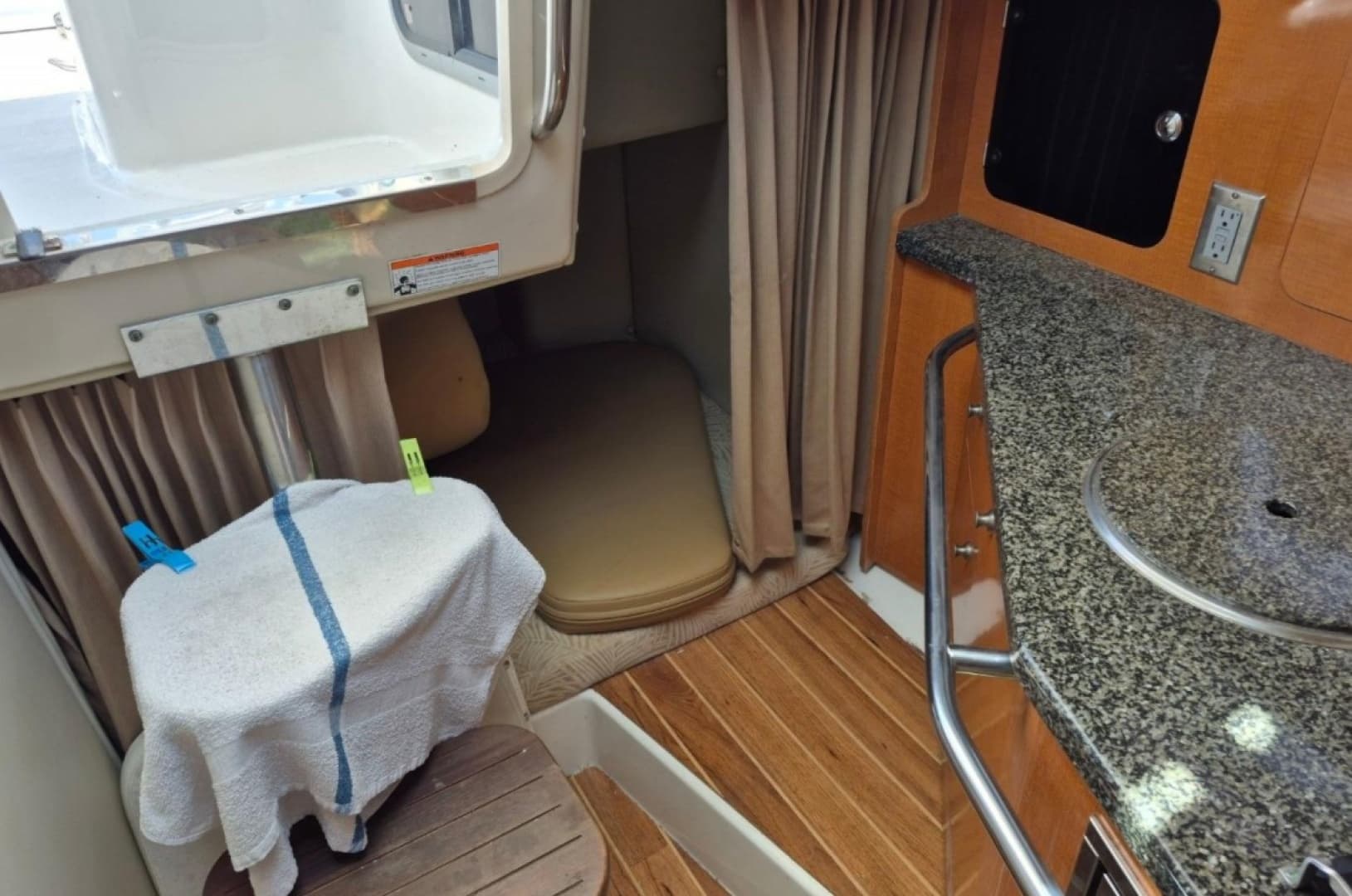2008 Robalo R305 Walkaround