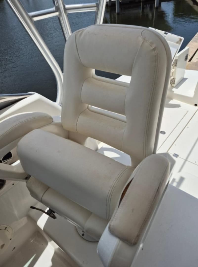 2008 Robalo R305 Walkaround