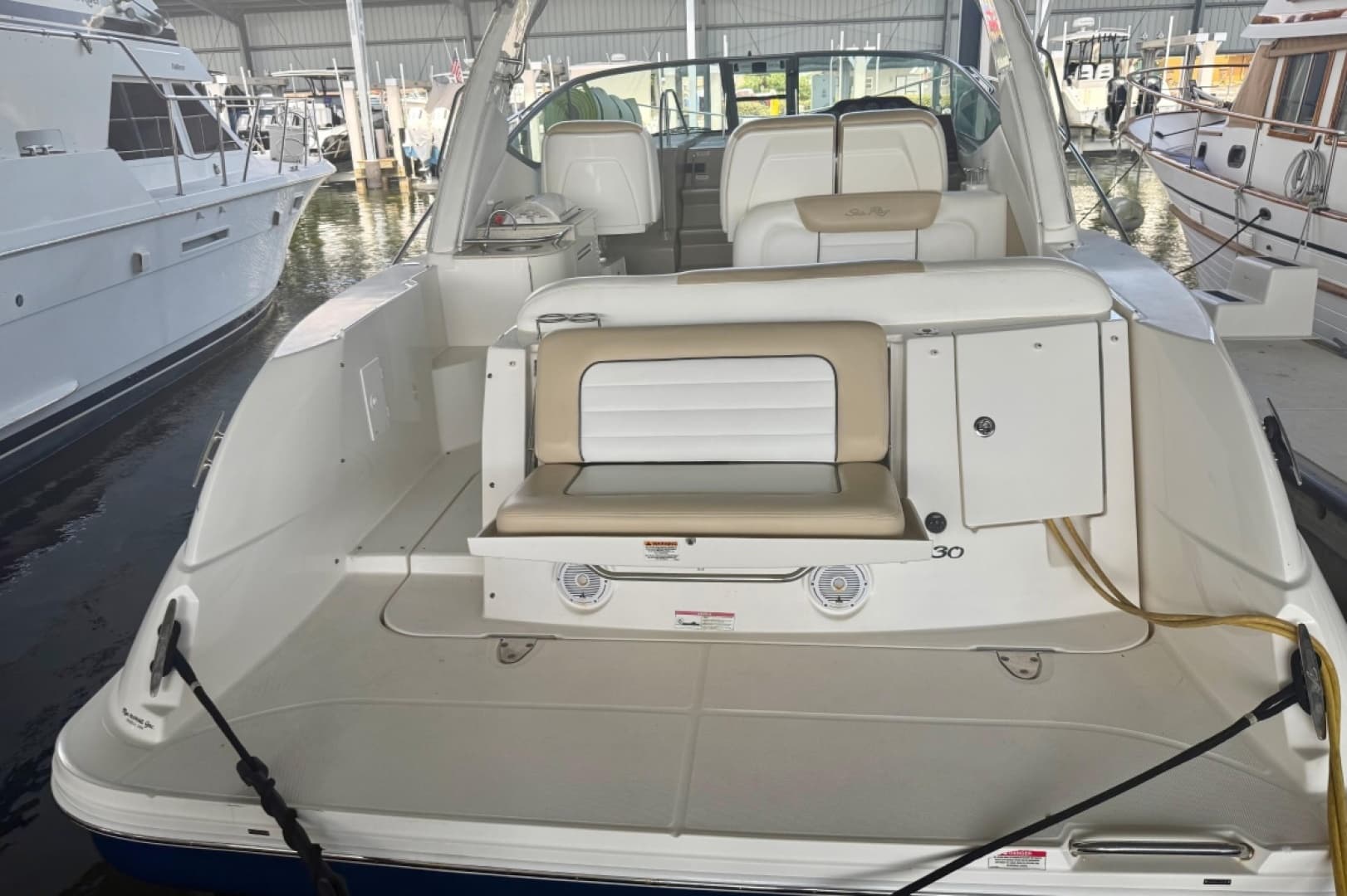 2008 Sea Ray Sundancer 330