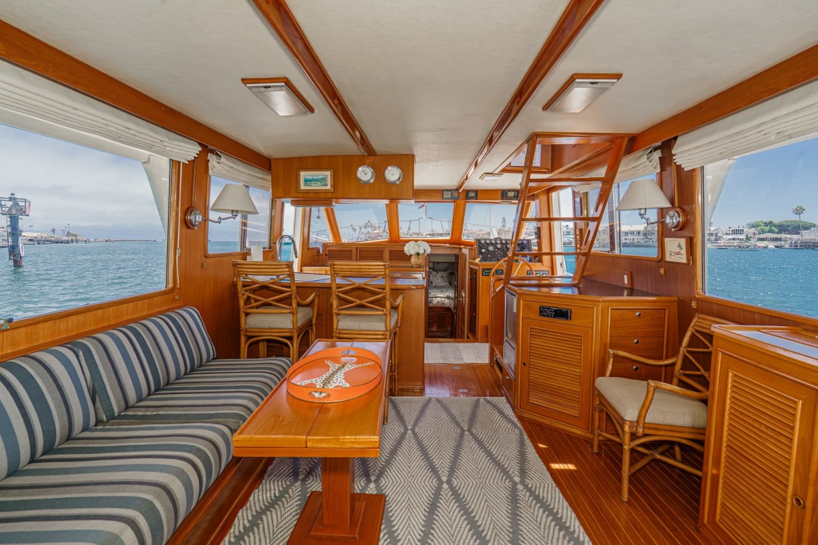1989 Offshore Yachts Sedan